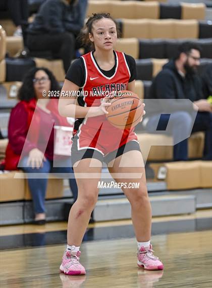 Thumbnail 3 in Richmond vs. Greenfield-Central (IHSAA 4A Section 10 First Round) photogallery.
