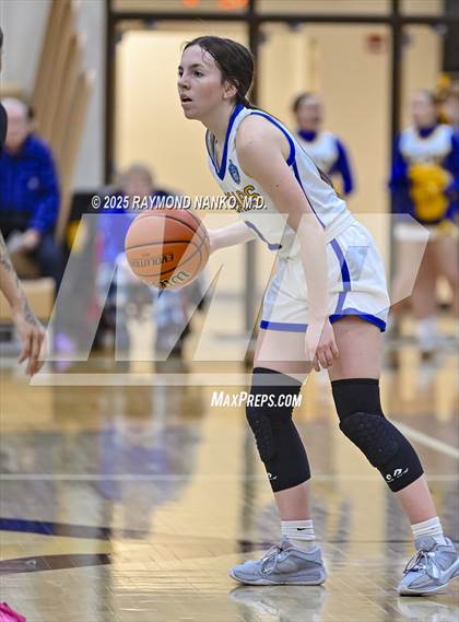 Thumbnail 1 in Richmond vs. Greenfield-Central (IHSAA 4A Section 10 First Round) photogallery.
