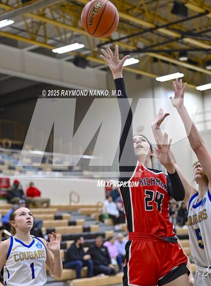 Thumbnail 3 in Richmond vs. Greenfield-Central (IHSAA 4A Section 10 First Round) photogallery.