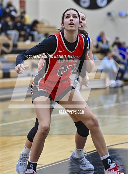 Thumbnail 2 in Richmond vs. Greenfield-Central (IHSAA 4A Section 10 First Round) photogallery.