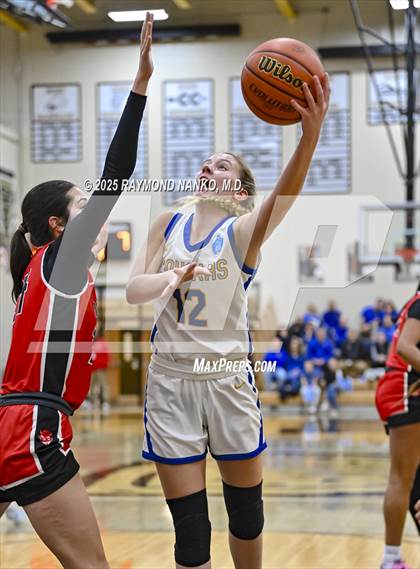 Thumbnail 2 in Richmond vs. Greenfield-Central (IHSAA 4A Section 10 First Round) photogallery.