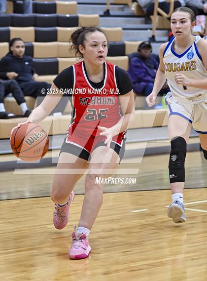 Thumbnail 3 in Richmond vs. Greenfield-Central (IHSAA 4A Section 10 First Round) photogallery.