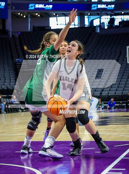Thumbnail 2 in Vista del Lago @ Manteca (CIF SJS D3 Final) photogallery.