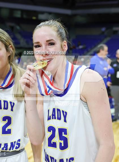 Thumbnail 3 in Lipan vs. Gruver (UIL 2A State Final Medal Ceremony) photogallery.