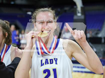 Thumbnail 1 in Lipan vs. Gruver (UIL 2A State Final Medal Ceremony) photogallery.