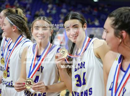 Thumbnail 2 in Lipan vs. Gruver (UIL 2A State Final Medal Ceremony) photogallery.
