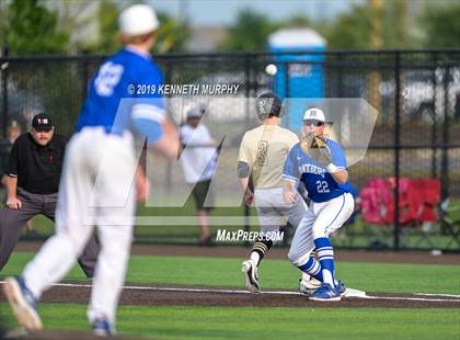 Thumbnail 3 in Cleburne vs Midlothian Game 3 (UIL 5A Regional Quarterfinal) photogallery.