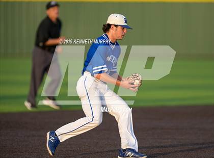 Thumbnail 3 in Cleburne vs Midlothian Game 3 (UIL 5A Regional Quarterfinal) photogallery.