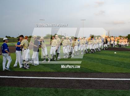 Thumbnail 3 in Cleburne vs Midlothian Game 3 (UIL 5A Regional Quarterfinal) photogallery.
