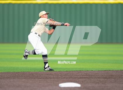 Thumbnail 3 in Cleburne vs Midlothian Game 3 (UIL 5A Regional Quarterfinal) photogallery.