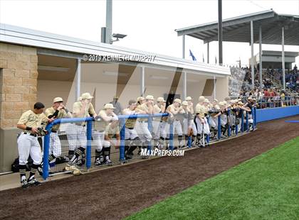 Thumbnail 2 in Cleburne vs Midlothian Game 3 (UIL 5A Regional Quarterfinal) photogallery.