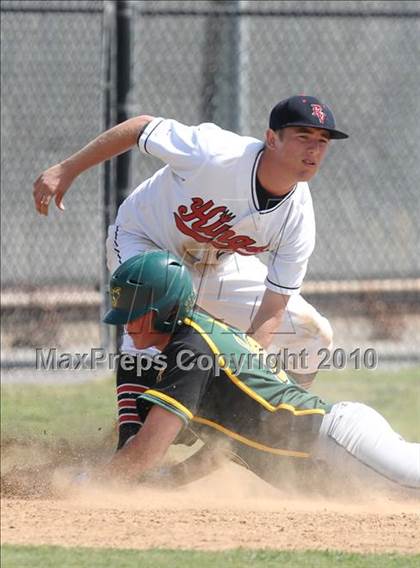 Thumbnail 2 in Moorpark @ Palos Verdes photogallery.