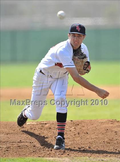 Thumbnail 1 in Moorpark @ Palos Verdes photogallery.