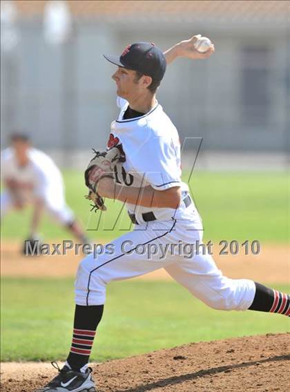 Thumbnail 1 in Moorpark @ Palos Verdes photogallery.