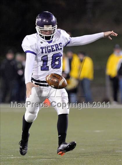 Thumbnail 2 in Pickerington Central vs. St. Ignatius (OHSAA D1 Final) photogallery.