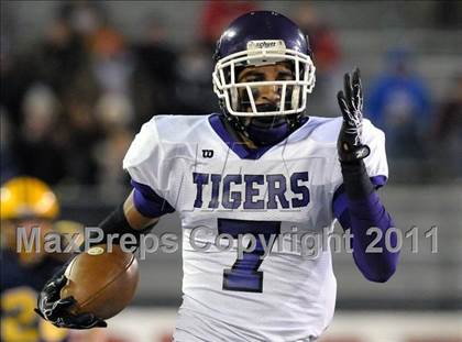Thumbnail 2 in Pickerington Central vs. St. Ignatius (OHSAA D1 Final) photogallery.