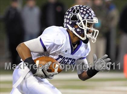 Thumbnail 1 in Pickerington Central vs. St. Ignatius (OHSAA D1 Final) photogallery.
