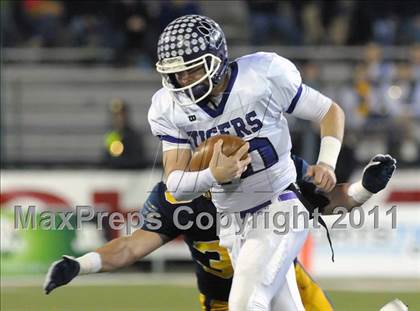 Thumbnail 3 in Pickerington Central vs. St. Ignatius (OHSAA D1 Final) photogallery.