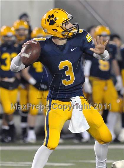 Thumbnail 2 in Pickerington Central vs. St. Ignatius (OHSAA D1 Final) photogallery.
