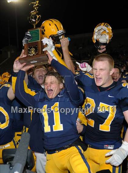 Thumbnail 3 in Pickerington Central vs. St. Ignatius (OHSAA D1 Final) photogallery.