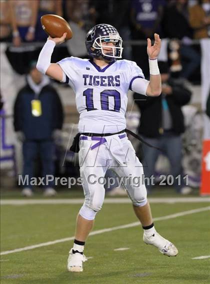 Thumbnail 2 in Pickerington Central vs. St. Ignatius (OHSAA D1 Final) photogallery.
