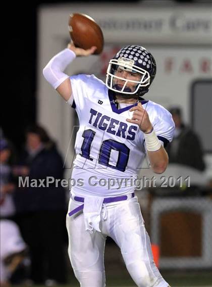 Thumbnail 3 in Pickerington Central vs. St. Ignatius (OHSAA D1 Final) photogallery.