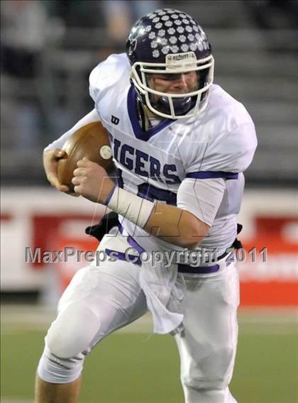 Thumbnail 2 in Pickerington Central vs. St. Ignatius (OHSAA D1 Final) photogallery.