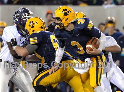 Thumbnail 3 in Pickerington Central vs. St. Ignatius (OHSAA D1 Final) photogallery.