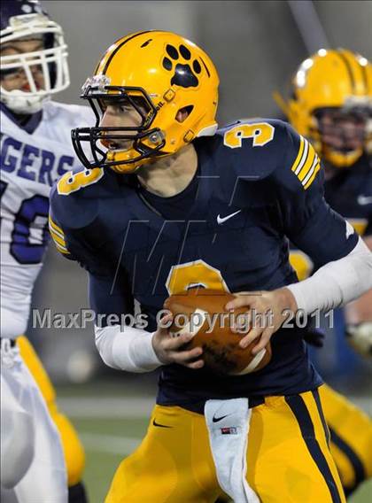 Thumbnail 2 in Pickerington Central vs. St. Ignatius (OHSAA D1 Final) photogallery.