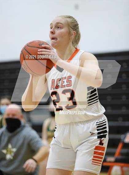 Thumbnail 1 in Hamilton Township vs Amanda-Clearcreek photogallery.