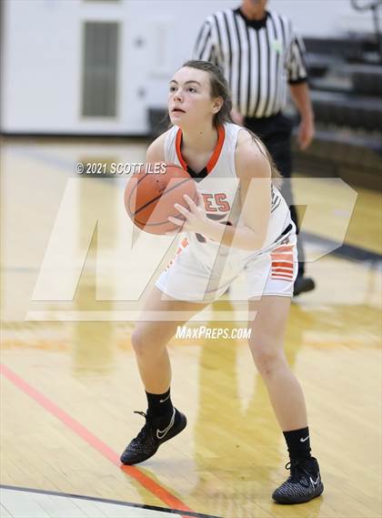 Thumbnail 1 in Hamilton Township vs Amanda-Clearcreek photogallery.