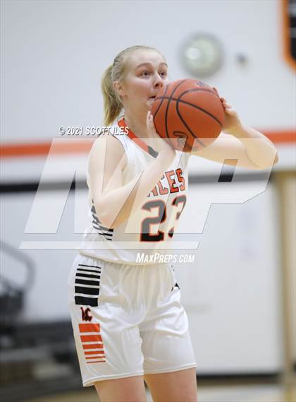 Thumbnail 1 in Hamilton Township vs Amanda-Clearcreek photogallery.