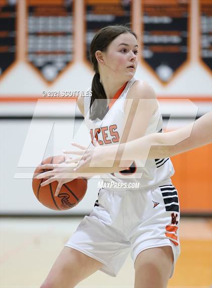 Thumbnail 2 in Hamilton Township vs Amanda-Clearcreek photogallery.