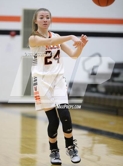 Thumbnail 2 in Hamilton Township vs Amanda-Clearcreek photogallery.