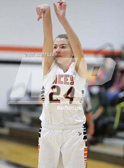 Thumbnail 2 in Hamilton Township vs Amanda-Clearcreek photogallery.