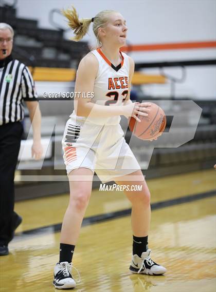 Thumbnail 1 in Hamilton Township vs Amanda-Clearcreek photogallery.