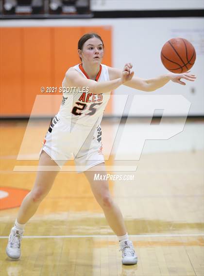 Thumbnail 1 in Hamilton Township vs Amanda-Clearcreek photogallery.