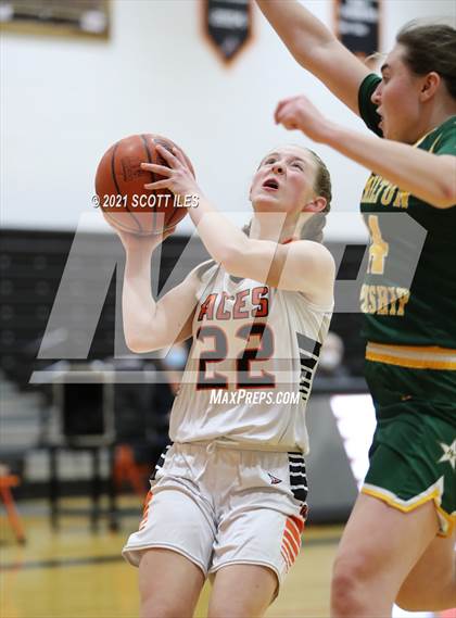 Thumbnail 3 in Hamilton Township vs Amanda-Clearcreek photogallery.