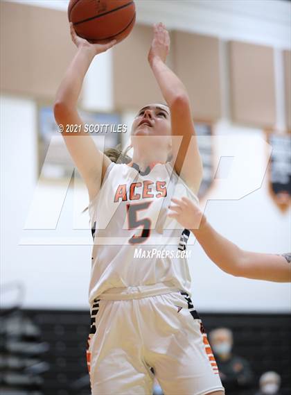 Thumbnail 2 in Hamilton Township vs Amanda-Clearcreek photogallery.