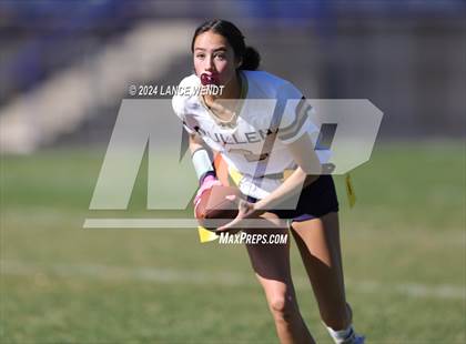Thumbnail 3 in Mullen vs. Highlands Ranch (CHSAA 4A Second Round) photogallery.