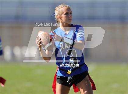 Thumbnail 2 in Mullen vs. Highlands Ranch (CHSAA 4A Second Round) photogallery.