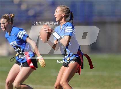 Thumbnail 2 in Mullen vs. Highlands Ranch (CHSAA 4A Second Round) photogallery.