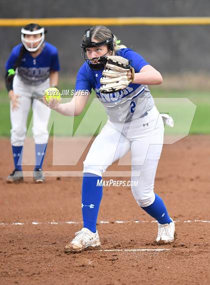 Thumbnail 1 in Snook vs Iola photogallery.