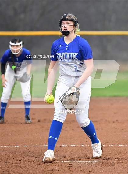 Thumbnail 3 in Snook vs Iola photogallery.