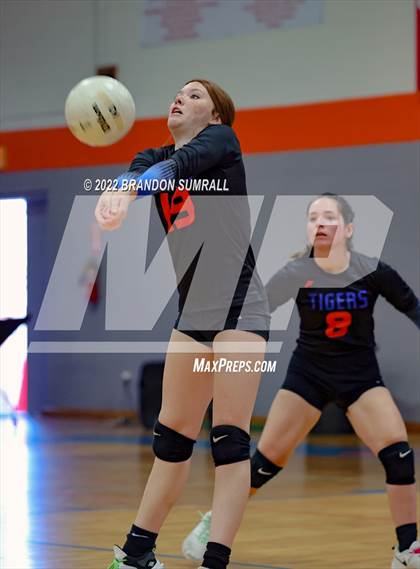 Thumbnail 3 in Maplesville @ Chilton County photogallery.