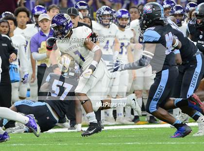 Thumbnail 1 in Hahnville vs. Zachary (LHSAA 5A Final) photogallery.