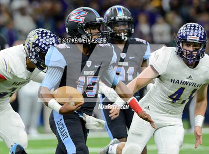 Thumbnail 3 in Hahnville vs. Zachary (LHSAA 5A Final) photogallery.