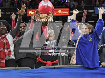 Thumbnail 2 in Hahnville vs. Zachary (LHSAA 5A Final) photogallery.