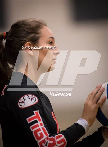 Thumbnail 2 in Arcata vs. Lassen (Battle for the North State Tournament) photogallery.