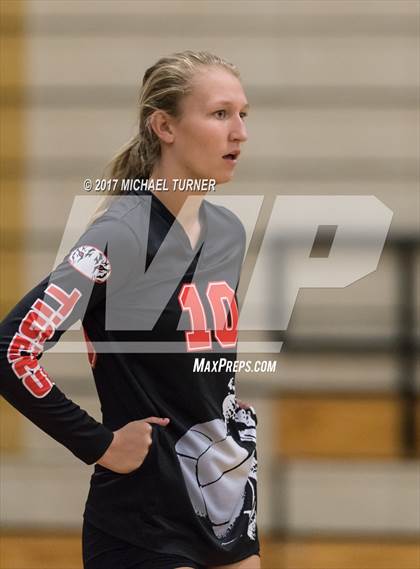 Thumbnail 2 in Arcata vs. Lassen (Battle for the North State Tournament) photogallery.